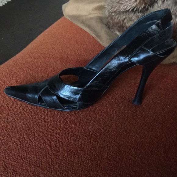 Dollhouse Lizette Leather cutout heels - Picture 2 of 7